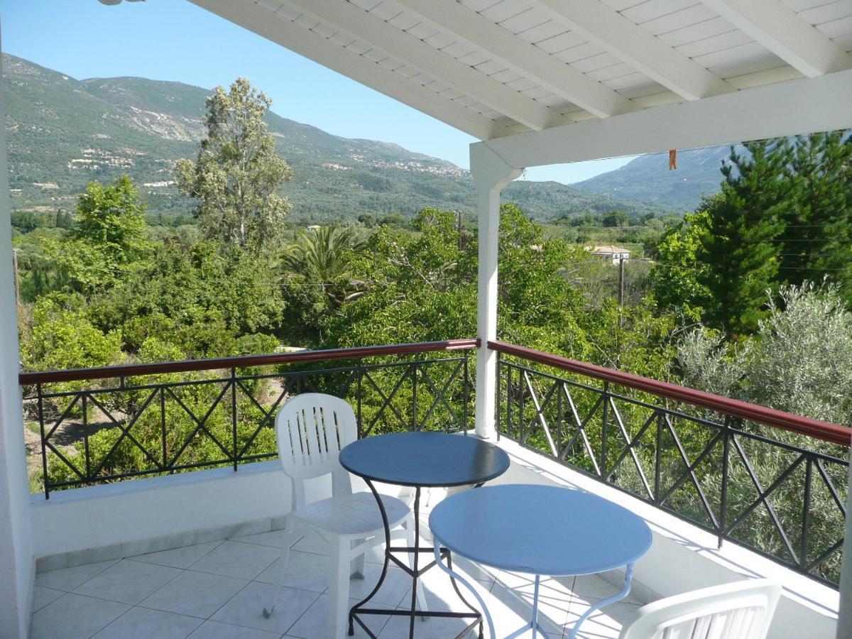 Armonia Apartments Vasiliki  Bilik gambar